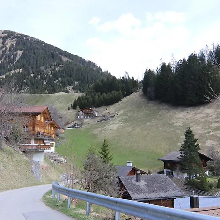 Haus Gaut Langwies By Апартаменти *